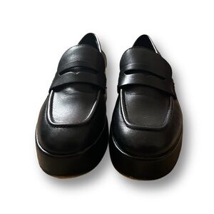 Women’s Black Loafers #preppy